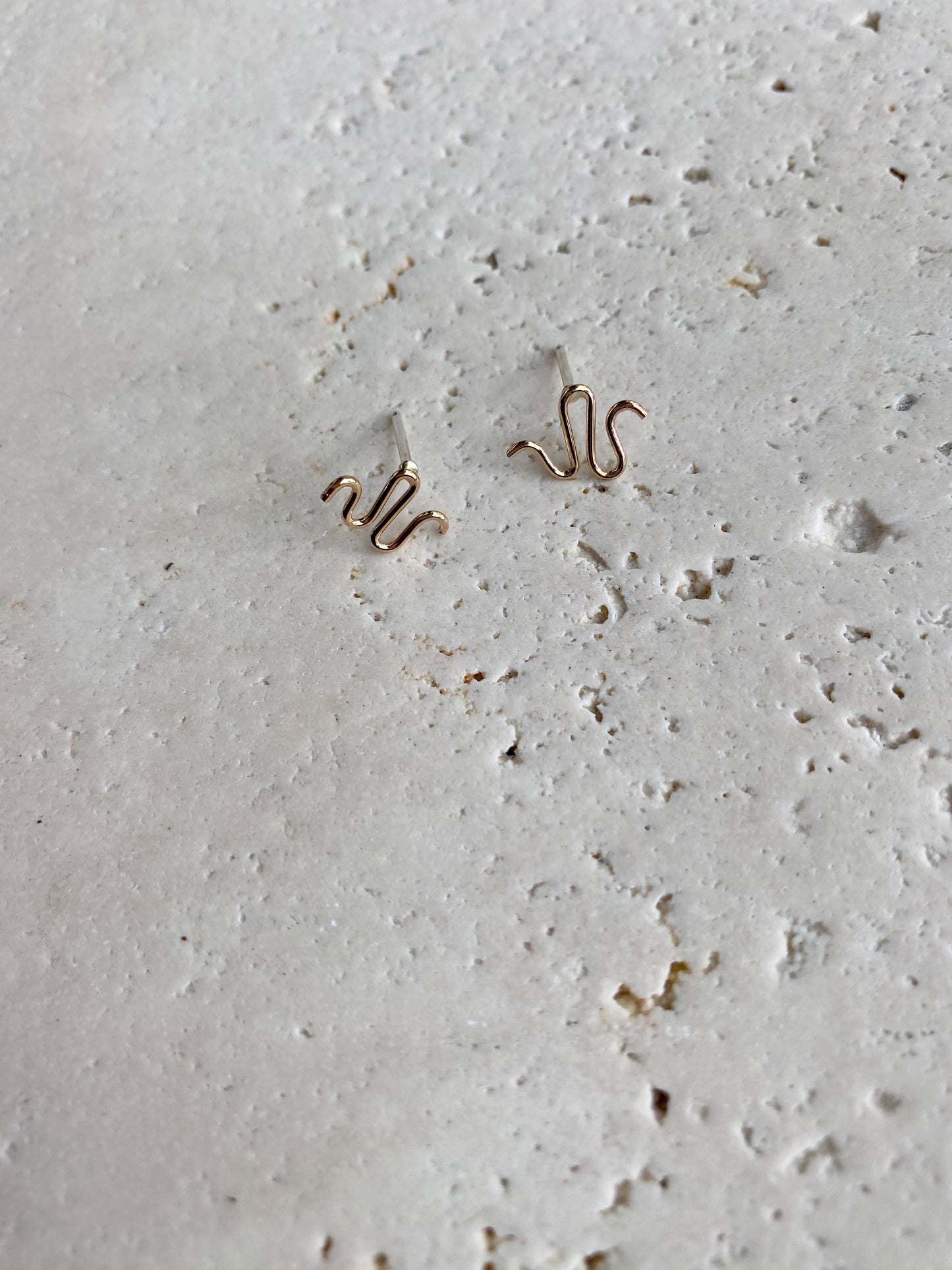 Squiggle studs